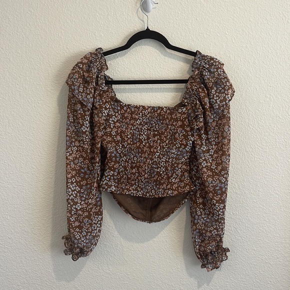 ASTR Floral Sheer Smocked Crop‎ Top in Size XS - Picture 2 of 3